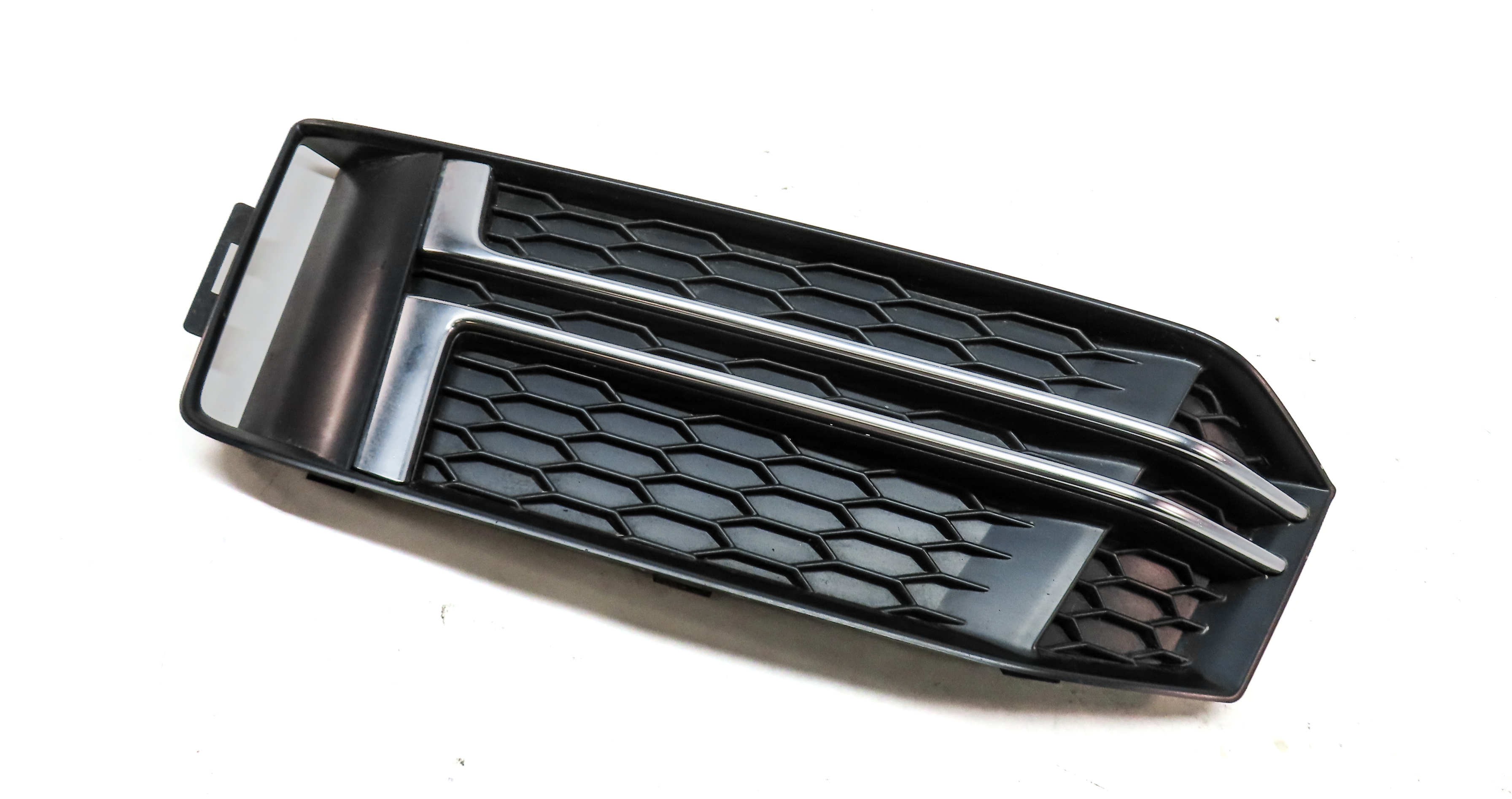 17-18 AUDI A4 B9 8W FRONT LEFT DRIVER ADAPTIVE CRUISE BUMPER GRILLE TRIM INSERT — exact item pictured